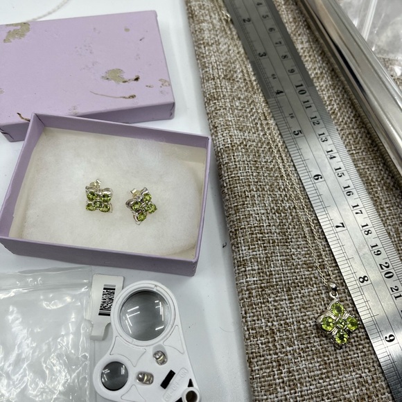 Vintage Sterling Silver Natural Green Peridot Gemstone Necklace & Earring Set - Picture 11 of 17